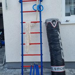 Klettergerüst mit Boxsack zu verkaufen kann gerne angeschaut werden in NSU-Amorbach Privatverkauf ohne Gewährleistung