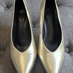 Great condition. 
size 7.5
very competitive shoes.
heels approx 3in