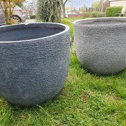 2 x large Matching planters , same size
Very minor scratches, cracks. Otherwise perfect. Ideal for indoor and outdoor
Pick up only
Price is for pair