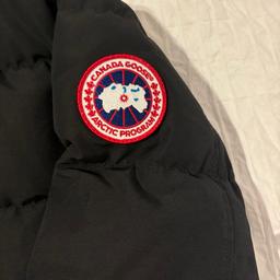 Canada Goose parka, good condition, does have some signs of wear, nothing major but some light fading etc.
Been really well looked after.
Cleaned recently at dry cleaners.