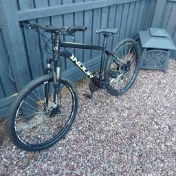 Selling a indur mountain bike for a friend
21 speed 
27.5 inch wheels 
It just needs a right gear shifter 
First come first served and it's cash on collection
