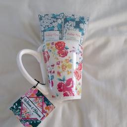 Wilson  & Bloom  gift set  includes

hand scrub    75 ml
hand cream   50ml
ceramic mug

New   excellent condition  buyer collect