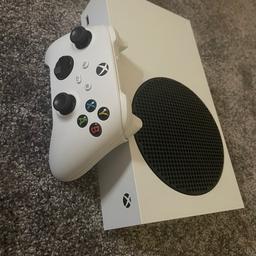 Xbox is only a few months old
Selling due to lack of use
Works perfectly
Comes with two white working controllers!
All wires included for it to work
I am shipping not only collection the app won’t let me put shipping. 
Do not buy without messaging 