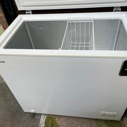 Large Logik Chest Freezer. Good Condition some visual wear and tear but doesnt affect good working order
900cm x 500cm
Collection from Sutton B74 2BA