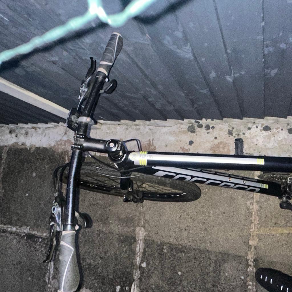 Carrera mountain bike very good condition been sorted in shed for past few months fully working order

Open to reasonable offers
Can deliver if not to far