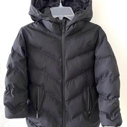 Hi welcome all to this gorgeous looking style nice and warm kids Zara Puffer Jacket Coat Size 6-7 Years in perfect condition thanks