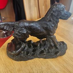 THIS  IS  A  STUNNING ,  OLD  ,   VERY  RARE  , LONG  RETIRED   ORIGINAL  HEREDITIES  BRONZE / RESIN  SCULPTURE  OF  A  STUNNING  RETRIEVER. from 1987, Signed, J. SPOUSE .   THIS  MAGNIFICENT  HIGHLY  DETAILED  SCULPTURE  IS  IN  EXCELLENT  CONDITION.   THIS  IS  AN  ABSOLUTELY STUNNING SCULPTURE, MAGNIFICENT  POSTURE  AND  POSE,  DEFINED  MOVEMENT  WITHIN  THE  SCULPTURE. 

HAND MADE AND HAND FINISHED IN ENGLAND. SIGNED BY THE SCULPTOR  J.SPOUSE.