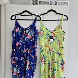 2 ladies Playsuits
1 still has tag attached the other one I had removed realised they were to big.
both new.
pockets
elasticated waist.
from pet and smoke free home.