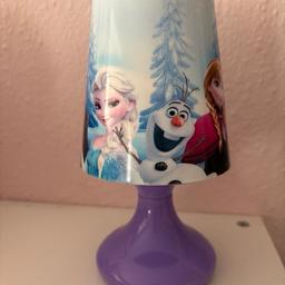 Schöne Lampe von Elsa
Leuchtet entweder weißlich oder bunt im farbwechsel