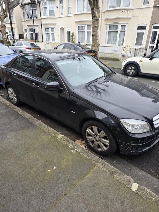 Vehicles East London Woodford - East London - Photos for Mercedes C class C180 Auto