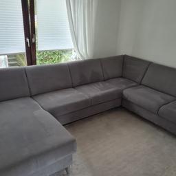 Top Sofa. Ist in einem sehr guten Zustand. hat keine Flecken oder Gebrauchspuren. Mit Bettfunktion und Stauraum.

Neupreis 3500€