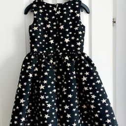 H&M Kleid Festtagskleid mit goldenen Sternen Gr 140

Privatverkauf.