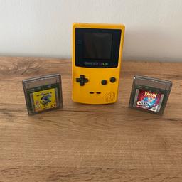 Verkaufe Nintendo GameBoy Color Gelb mit 2 Spielen

GameBoy funktioniert einwandfrei, Tasten Ton Bild alles funktioniert.

Zustand siehe Fotos