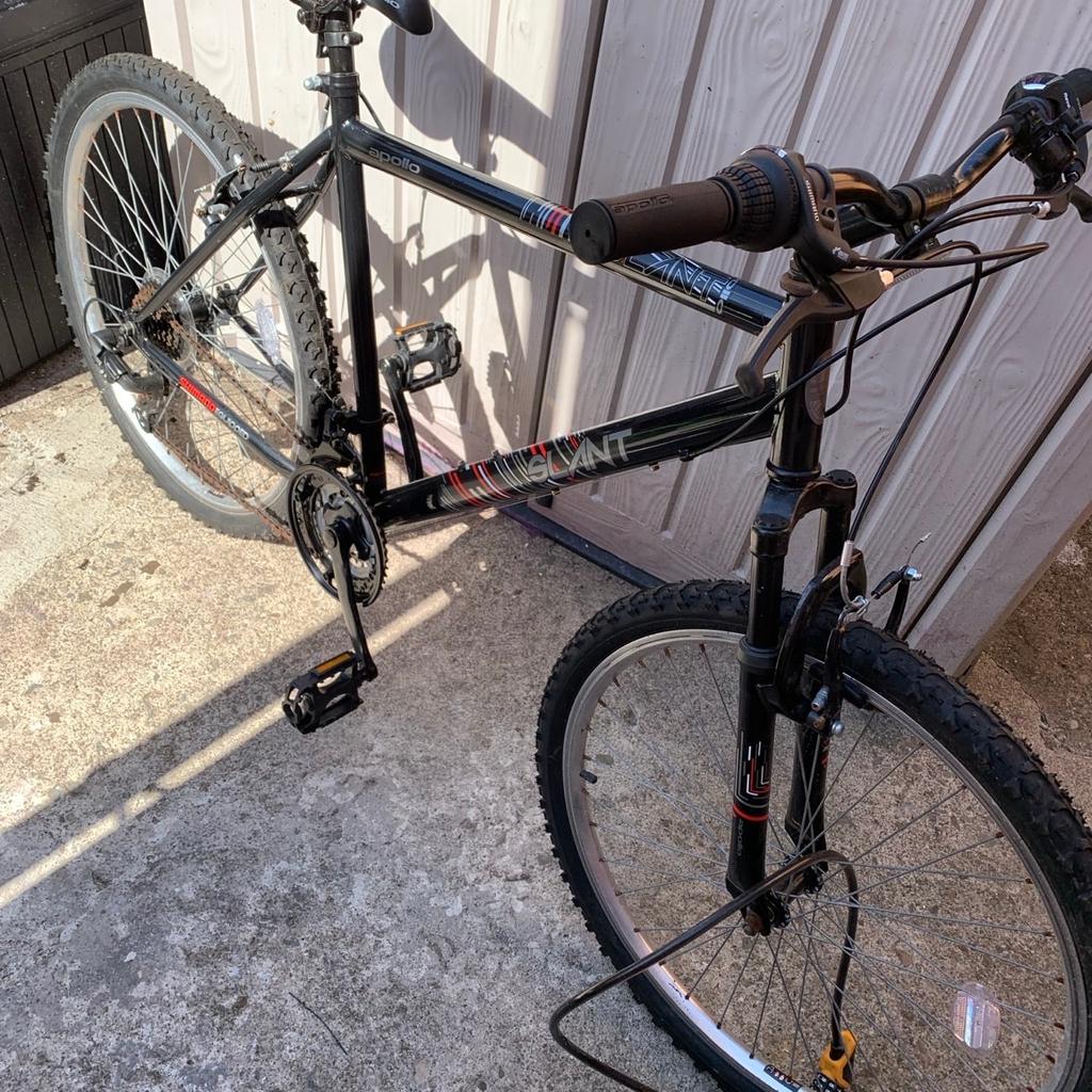 Mountain bike for sale. Hardly used and still looking new. It has a 26 x 1.95 wheels