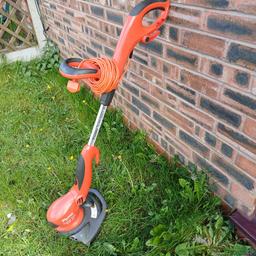 Flymo power trim 500 xt heavy duty twin cord garden strimmer edger with adjustable handle in very good condition with plenty of cutting cord cost £75 will accept £25 NO OFFERS DARWEN BB3 0DU OR BOLTON BL3 2JP