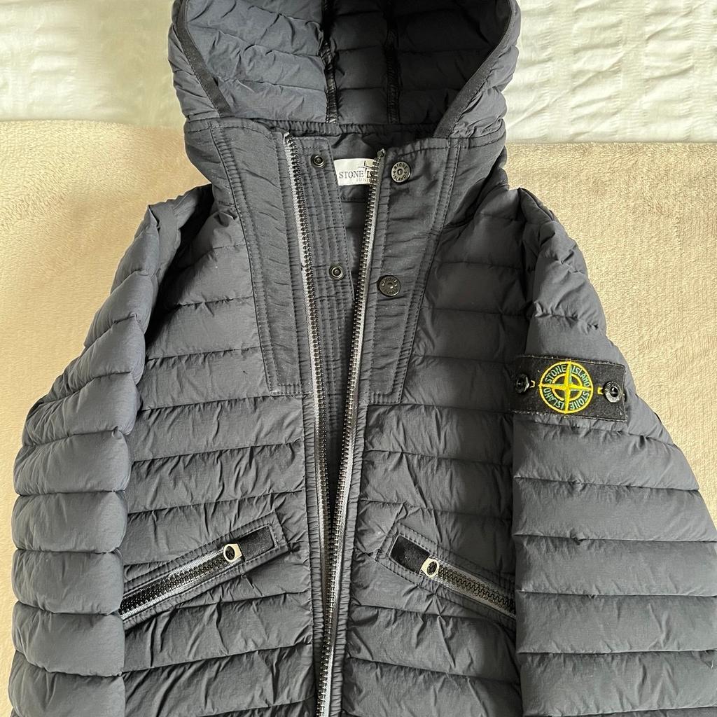 Boys Stone Island jacket
Age 5 years
Good condition some bobbling on fabric
Really nice coat!