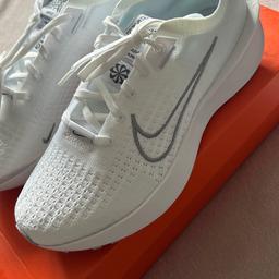 Nike running interact
White / silver
Uk 4.5

New in box