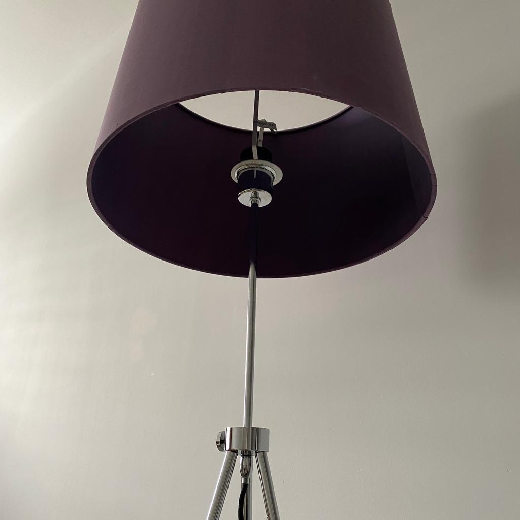 John Lewis chrome adjustable tripod lamp stand with shade.
Adjustable height – fully extended with shade approx 161 cm, lowest height 136cm
Standard fit screw bulb 60 watt (not included)
Silk finish effect shade (light plum)
Shade height 27cm, shade width 40cm
Great condition

Collection only