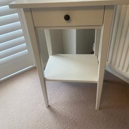 Hemnes bedside table
Good condition 
Only selling due to redecorating and no longer needed 

Cash on collection Dy5

Smoke free and pet free home