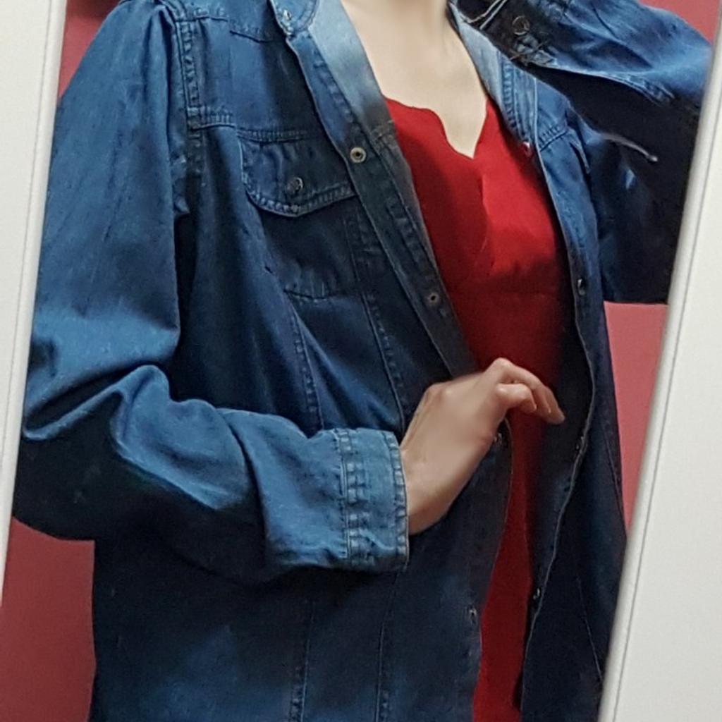 Camicia in jeans, tg. M / L, colore blu, bottoni in metallo, marca Cielo blu, in buoni condizioni.
Guarda anche gli altri miei annunci e risparmia sulle spese di spedizione.
#camicia #camicetta #donna #ragazza #jeans #denim #blu #azzurro #cotone #vintage