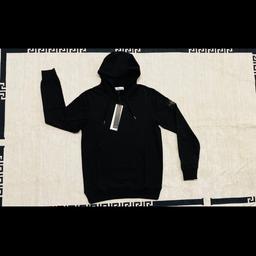 Brand new stone island black jumper size M never been used the CLG does not work 1:1