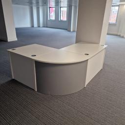 Great corner / curved office desk. Large size and in immaculate condition. Hardly used