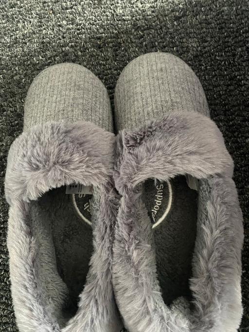 Buy & Sell Lancashire Blackpool - Photos for Grey Faux Fur Cuff Full Slippers