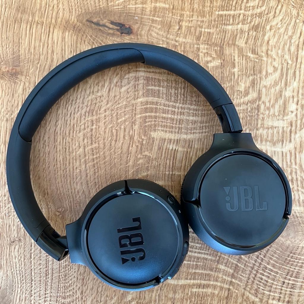 JBL Tune 520BT Wireless On-Ear Kopfhörer – Mit JBL Pure Bass Sound, Bluetooth und leichtem, faltbarem Design – Bis zu 57 Stunden Musikwiedergabe
