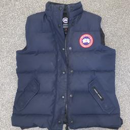 Canada Goose Gilet/body warmer in really good condition size small men’s fits teens too
