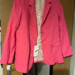 Brand new with tags 

Pink blazer size small approx size 8