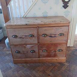 Lovely chest of drawers, very popular at the minute, all in working order, slight crack in top, perfect for a project.