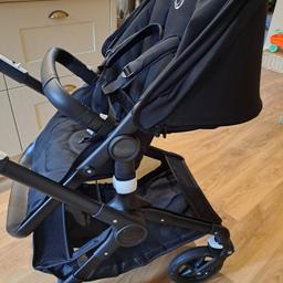 Complete pushchair and carrycot system from a smoke and pet free home. Carrycot is like new as used only for a short period. a great pushchair for varying terrain. Some small signs of wear and tear but overall in great condition and well looked after.