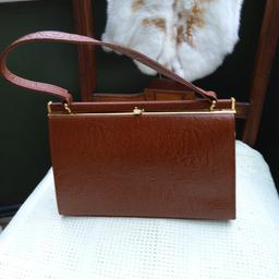 Lovely vintage handbag in great condition, collection from sidcup DA15