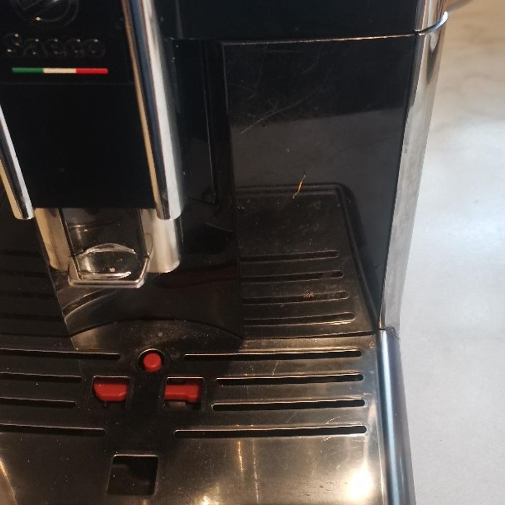 Sehr gut erhalten Kaffevollautomat
Funktioniert alls tadellos
Wenig benutzt vor kurzem komplett sauber gemacht
Es fehlt nur noch die Milchkanne
Für mehr Info einfach melden