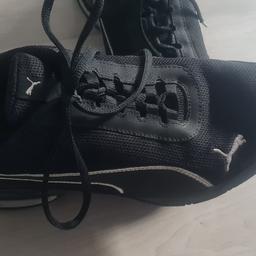 Neuwertige PUMA Sneaker, wurden nur 3x getragen, da unser Sohn sie nicht anziehen wollte.

NP 49€

Versand für 5,99€ möglich