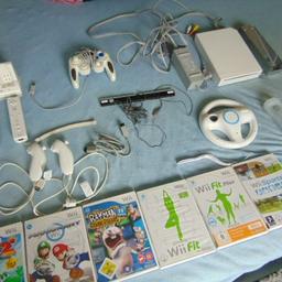 Biete: Nintendo Wii Konsole - mit viel Zubehör. 
Konsole ist funktionsfähig. Versand: 6,00 Euro