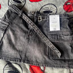 Brand new black denim skirt from bershka
New with tags
Brought in wrong size
RP -£25.99