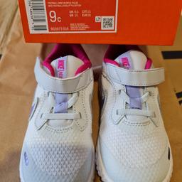 Brand New Boxed

Girls Nike Revolution Trainers

UK size 8.5