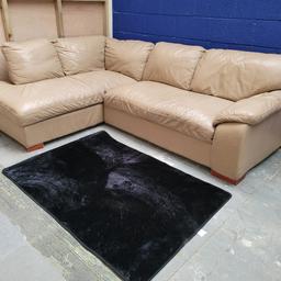 luxury real Italian leather corner sofa in great condition no rips or tares free delivery on this item same day delivery available