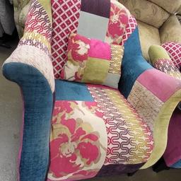 DFS PATCHWORK "SHOUT" SOFA AND ARMCHAIR
(ONE ARM ON CHAIR NEEDS A CLEAN)
⭐ONLY £200⭐
DELIVERY AVAILABLE FOR A SMALL FEE OR COLLECTION FROM DY5 3AP