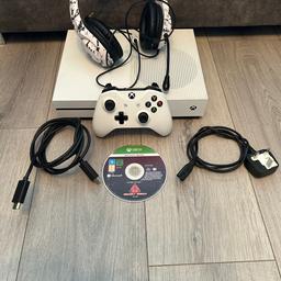 Immaculate console & controller 
Power cable 
HDMI 
Voice headset
+ game (no box)

Can possibly deliver, depending on location.