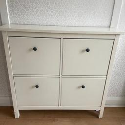 Shoe cabinet with 4 compartments, white, 107x22x101 cm
Used but like brand new small signs or wear and tear but nothing major
