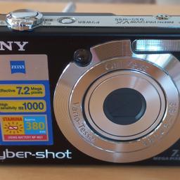 SONY Digitalkamera Cyber-Shot
7.2 Mega Pixels
Inkl. Zubehör (Kameratasche & Akku-Ladestation & PC-Übertragungskabel)