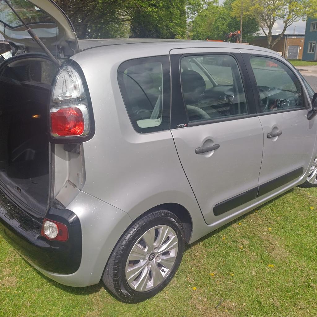 2010 Citroen c3 picasso diesel excellent condition inside and out cheap tax only £20 a year 3 former keepers mot march 2025 with no advisories cambelt and water pump done at 119692 great fuel economy hpi clear 3 months warranty any trial £2995 07878408871