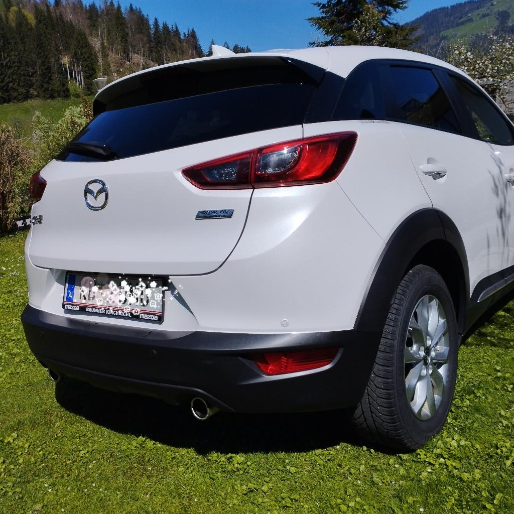 Mazda CX3 G120 AT Revolution mit allen möglichen technischen Finessen, wie z.B. Rückfahrkamera, Klima-, Lichtautomatik, keyless entry usw. Automatik, 88 kw (120 PS), achtfach bereift. Weiß Metallic.
Preis verhandelbar.