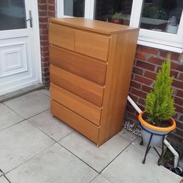 A lovely modern set of 6 IKEA MALM drawers in very good clean condition, having 4 large drawers with 2 smaller ones at the top, and measuring 124cm tall x 80cm wide x 48cm deep, a very stylish quality set, priced to sell at a bargain £45, cash on collection from Wigan please or may be able to deliver for cost of fuel only thank you.