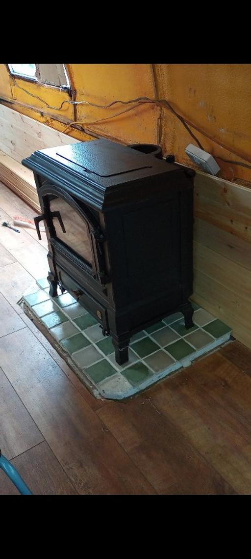 Buy & Sell Derbyshire North East Derbyshire - Photos for gravity fed oil stove and water tank