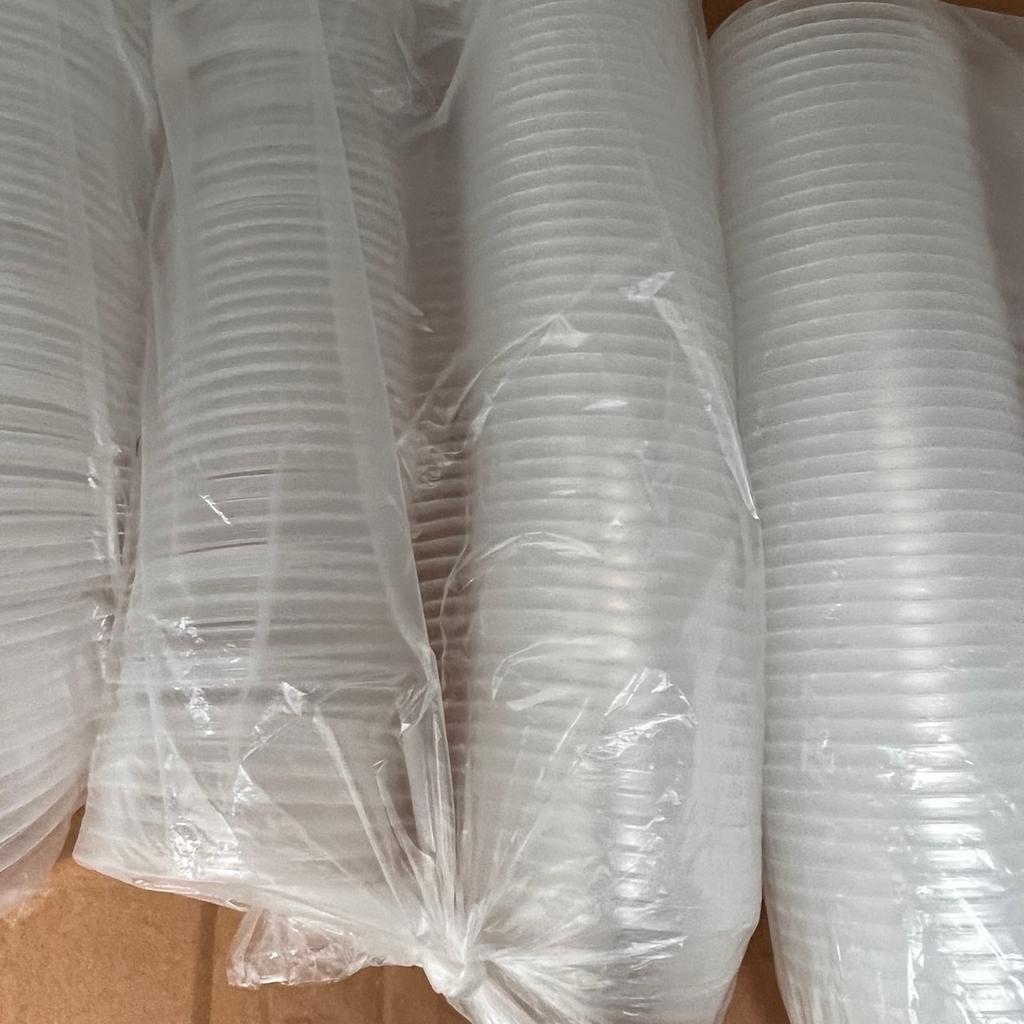 100x 4oz (120ml) Large Clear Plastic pots with hinged lids
2x 50 pack. 4oz aprox 120ml.
Grab yourself a bargain.
Collection only.