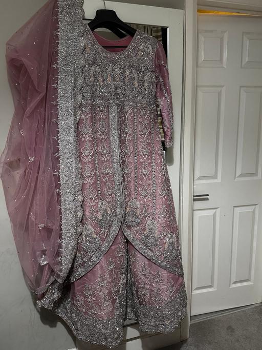 Buy & Sell Slough - Photos for Pehnawa’s Bridal dress ready to wear pink