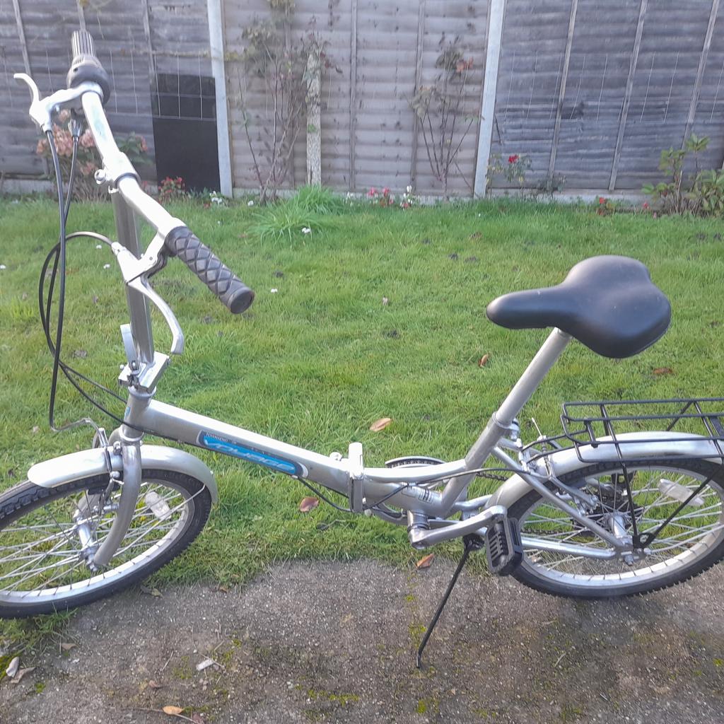 LADIES WOMEN MENS ADULTS TOWNSEND VOYAGE 20 INCH WHEELS 6 SPEED FOLDING BIKE BICYCLE
BIKE IS READY TO RIDE ONLY COLLECTION
FEEL FREE TO ASK ANY QUESTIONS OR OFFERS
ITEM IS LOCATED PINKWELL LANE UB3 1PJ